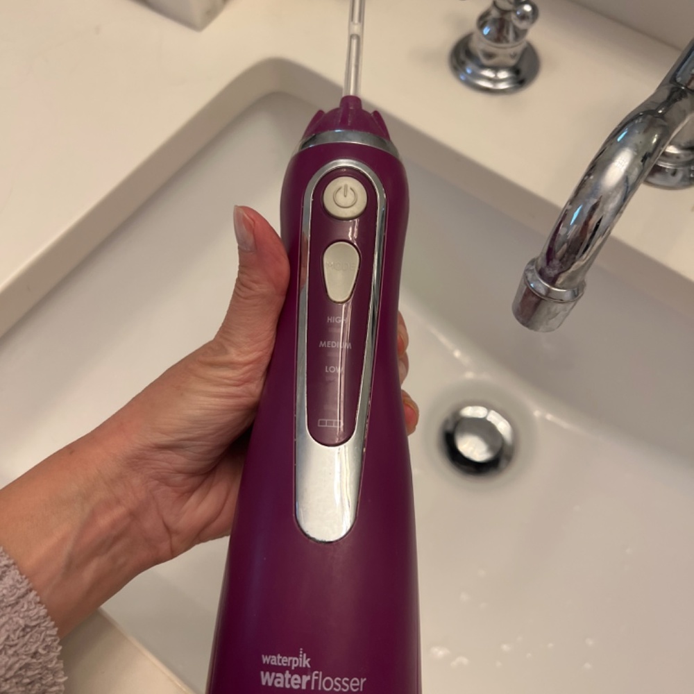 Waterpick waterflosser - Picture 2 of 3